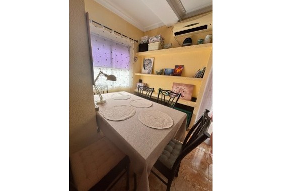 Resale - Apartment / flat - Torrevieja - Estacion de autobuses