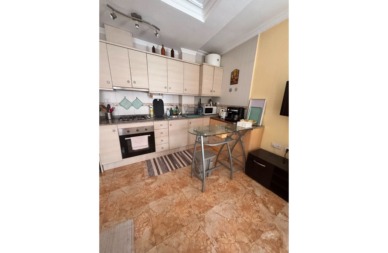Resale - Apartment / flat - Torrevieja - Estacion de autobuses