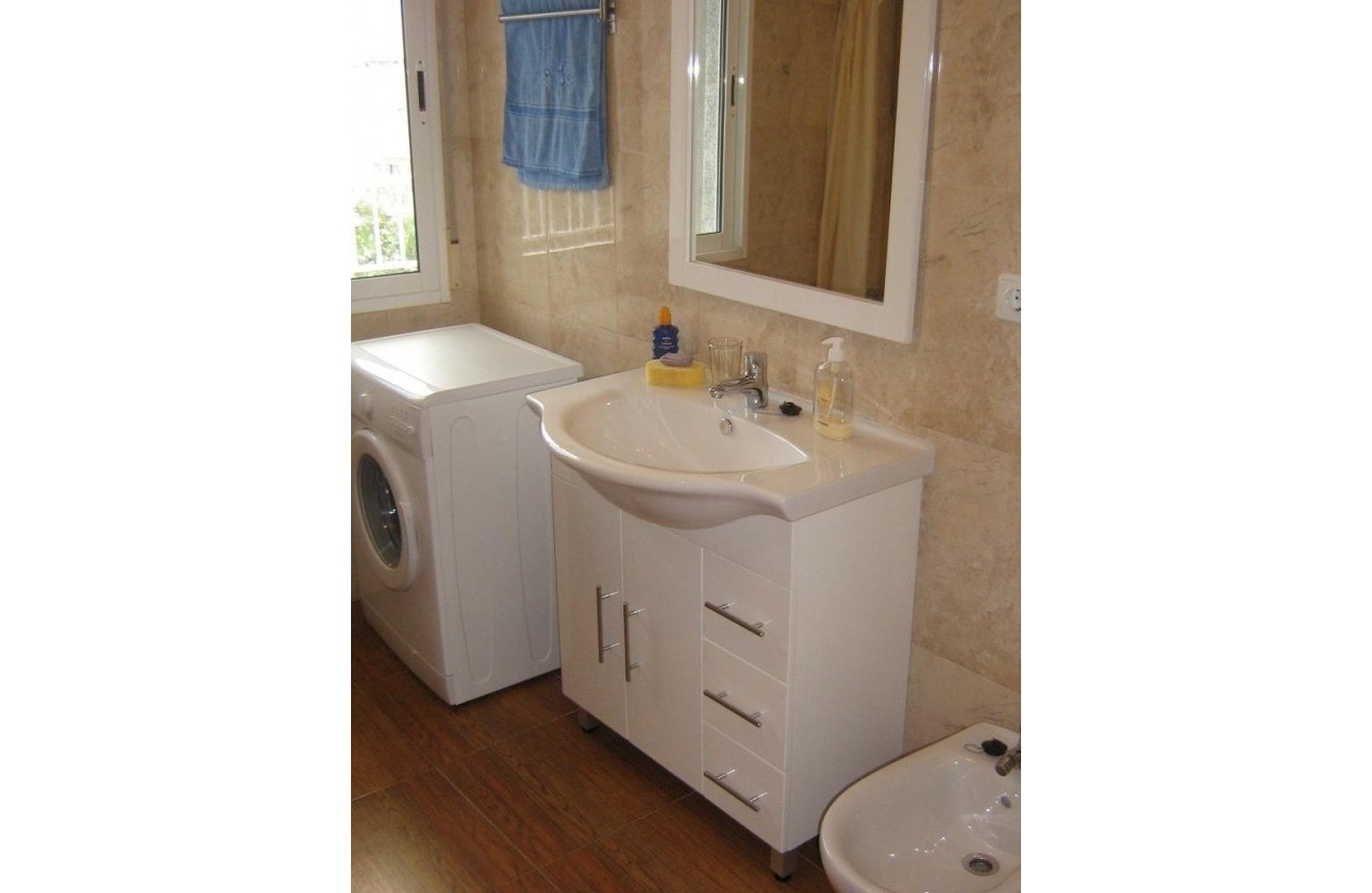 Resale - Apartment / flat - Torrevieja - Estacion de autobuses