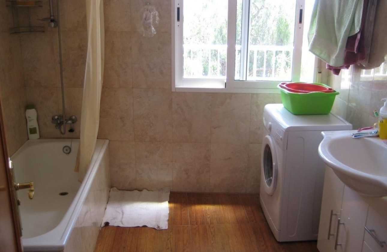 Resale - Apartment / flat - Torrevieja - Estacion de autobuses