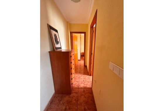 Resale - Apartment / flat - Torrevieja - Estacion de autobuses