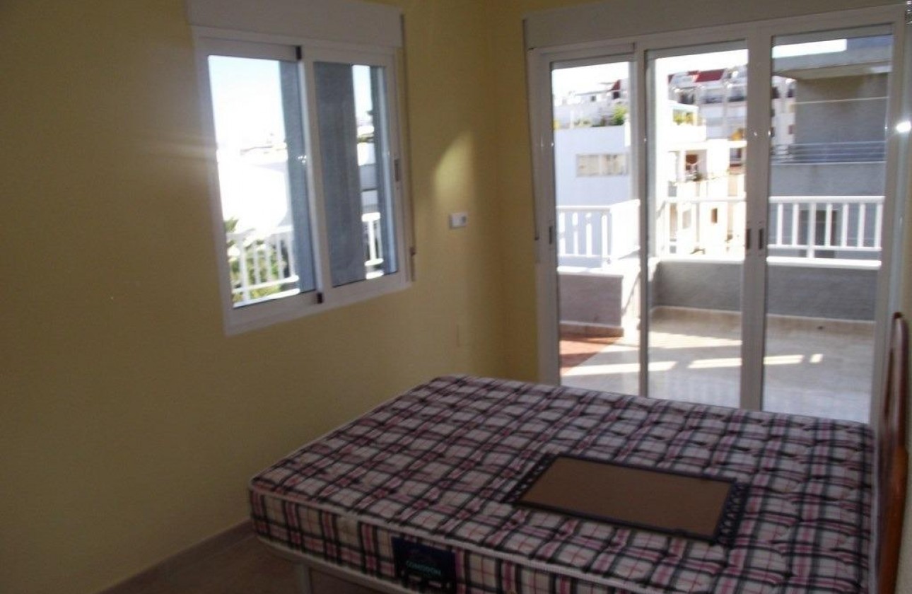 Resale - Apartment / flat - Torrevieja - Estacion de autobuses