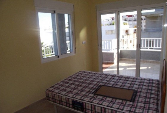 Resale - Apartment / flat - Torrevieja - Estacion de autobuses