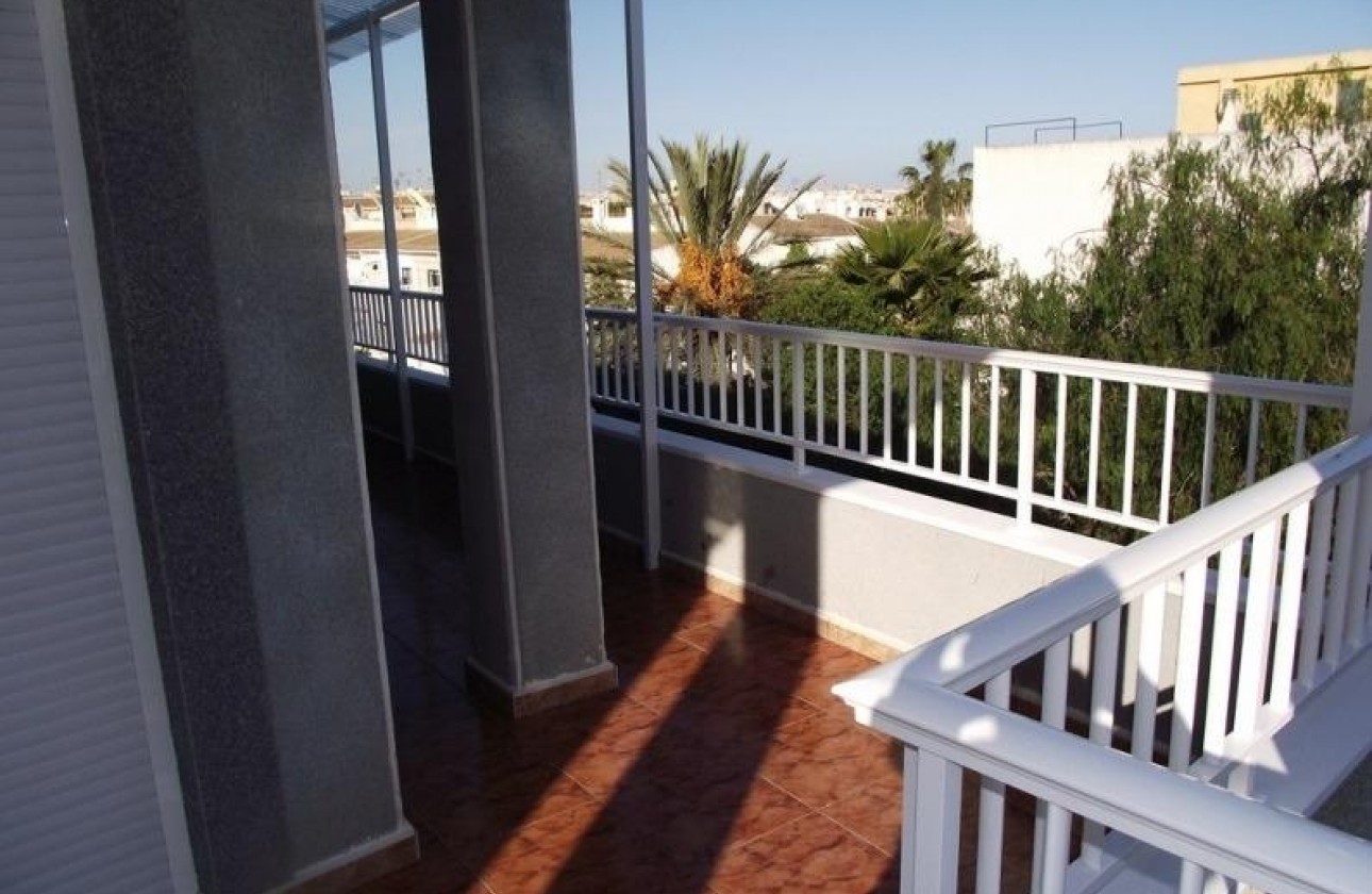 Resale - Apartment / flat - Torrevieja - Estacion de autobuses