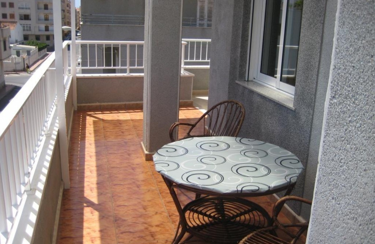 Resale - Apartment / flat - Torrevieja - Estacion de autobuses