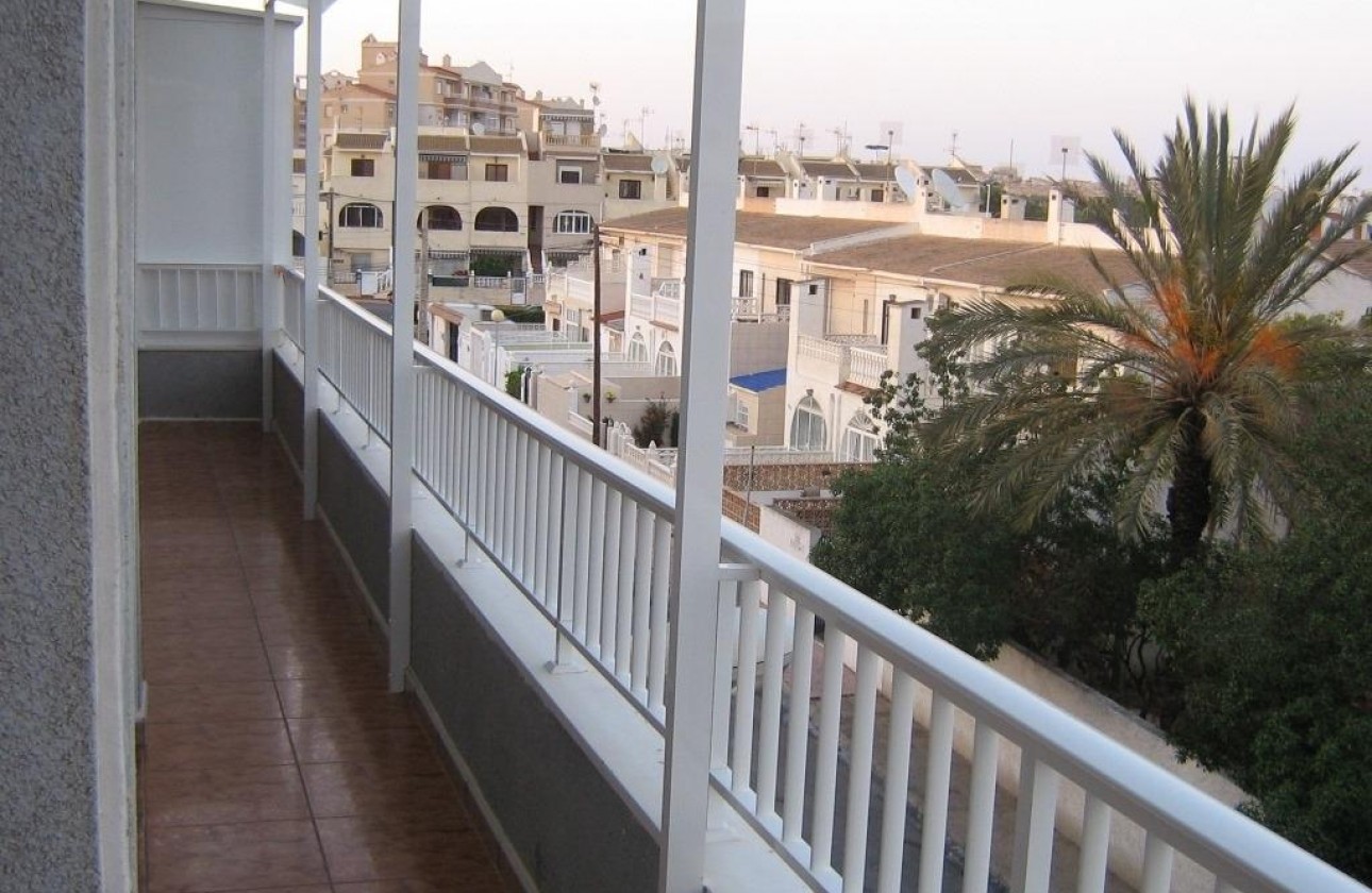 Resale - Apartment / flat - Torrevieja - Estacion de autobuses