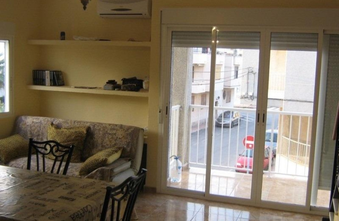 Resale - Apartment / flat - Torrevieja - Estacion de autobuses