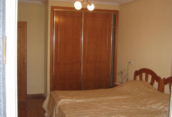 Resale - Apartment / flat - Torrevieja - Estacion de autobuses