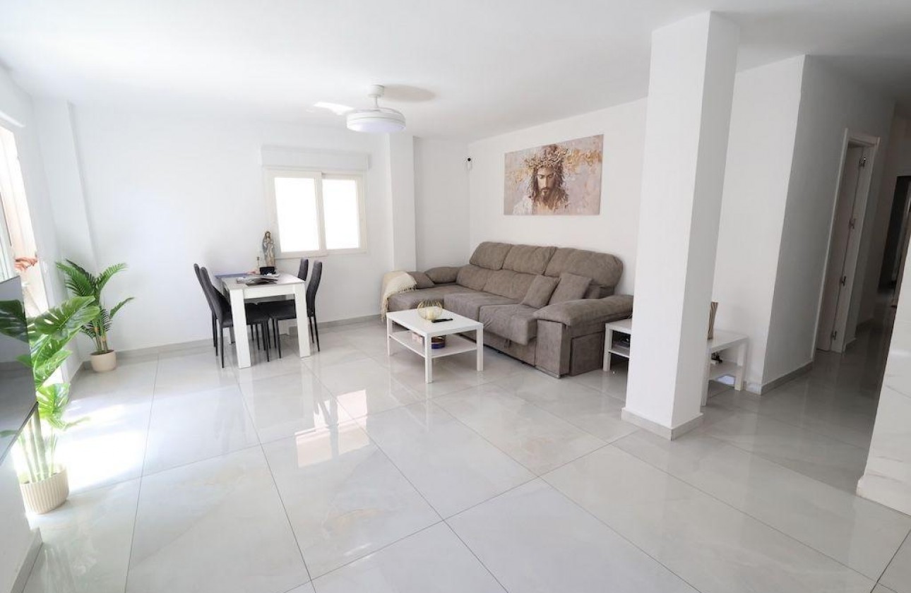 Resale - Apartment / flat - Torrevieja - Costa Blanca