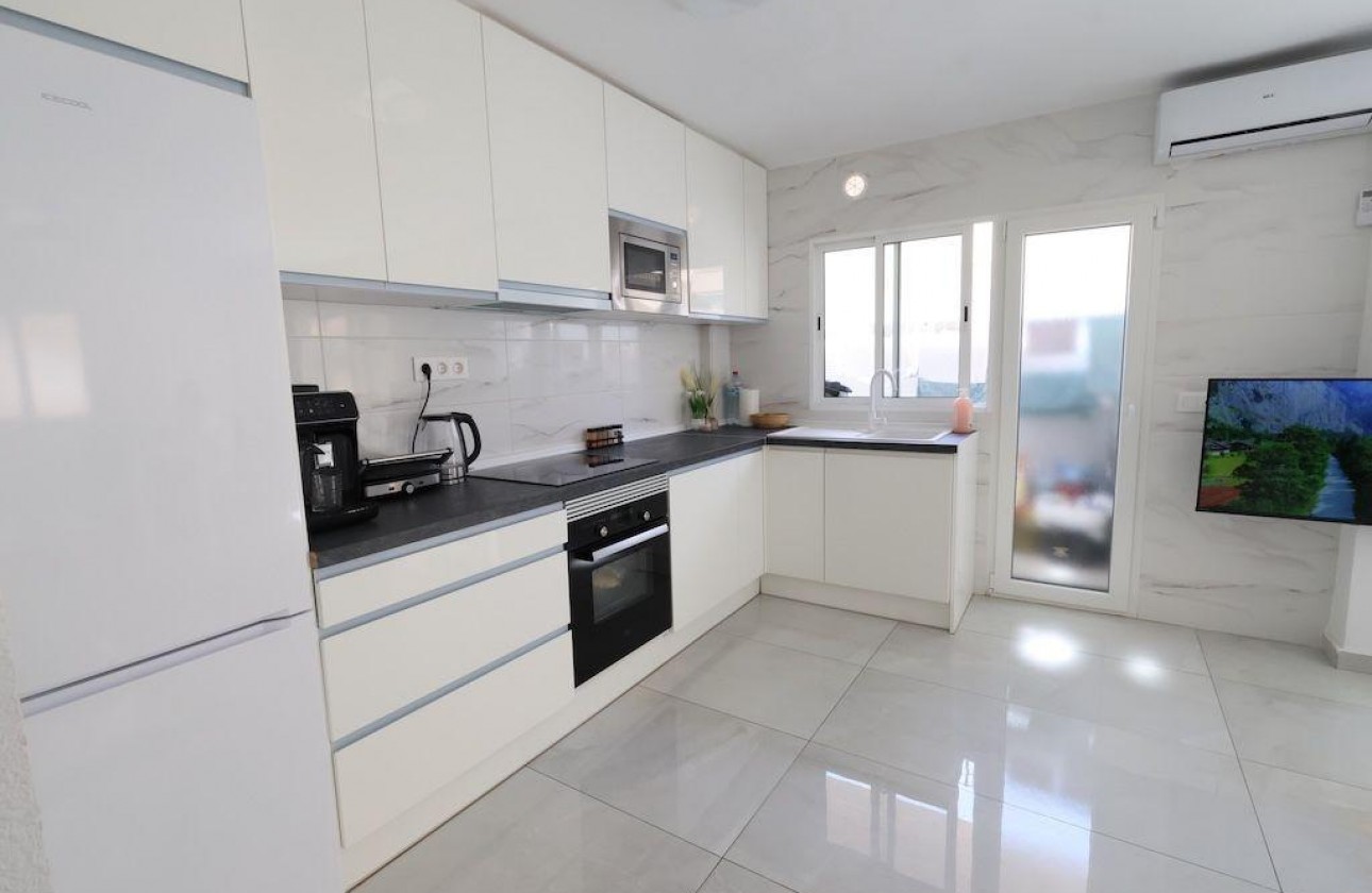 Resale - Apartment / flat - Torrevieja - Costa Blanca