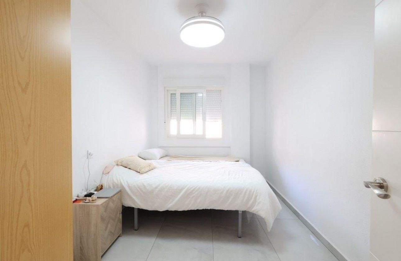 Resale - Apartment / flat - Torrevieja - Costa Blanca