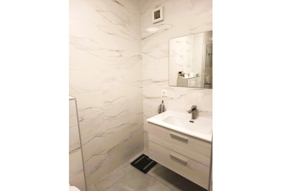Resale - Apartment / flat - Torrevieja - Costa Blanca