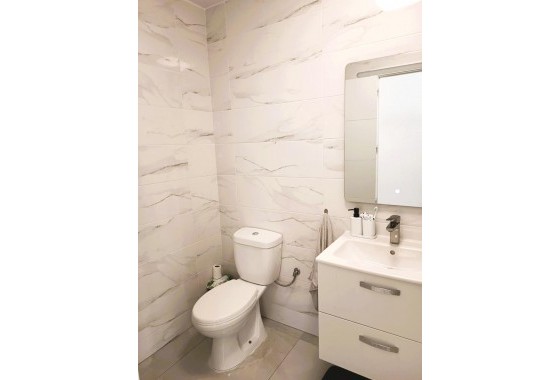 Resale - Apartment / flat - Torrevieja - Costa Blanca