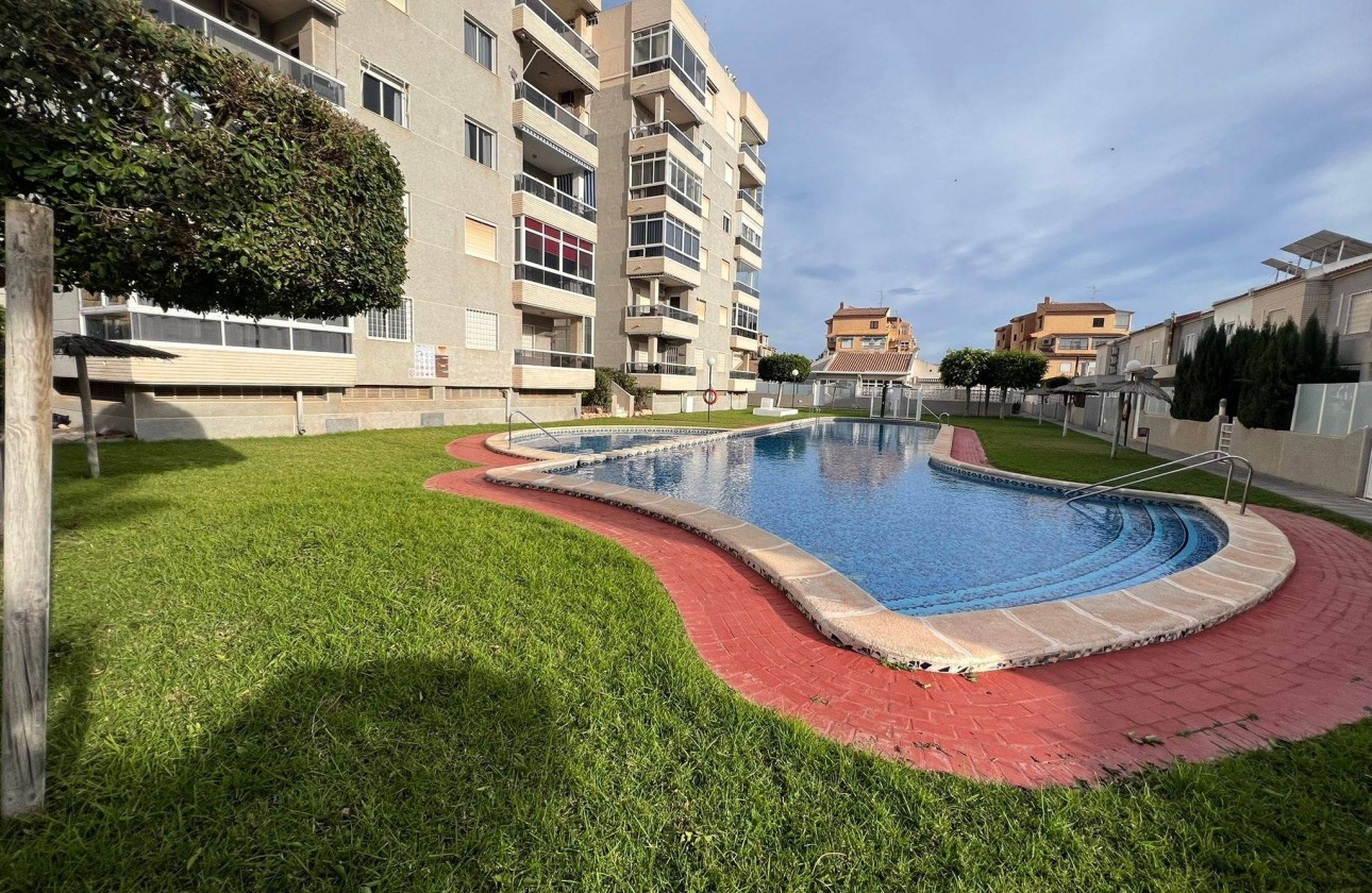 Reventa - Apartamento / piso - Torrevieja - Aguas Nuevas