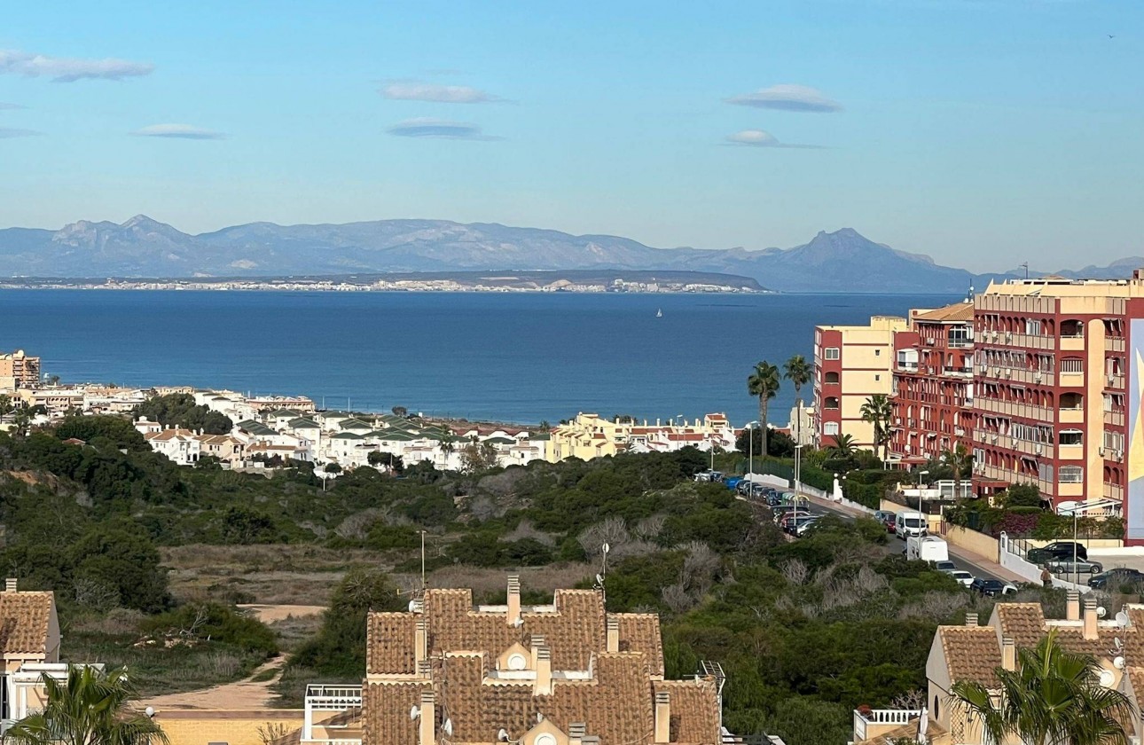 Reventa - Apartamento / piso - Torrevieja - Aguas Nuevas