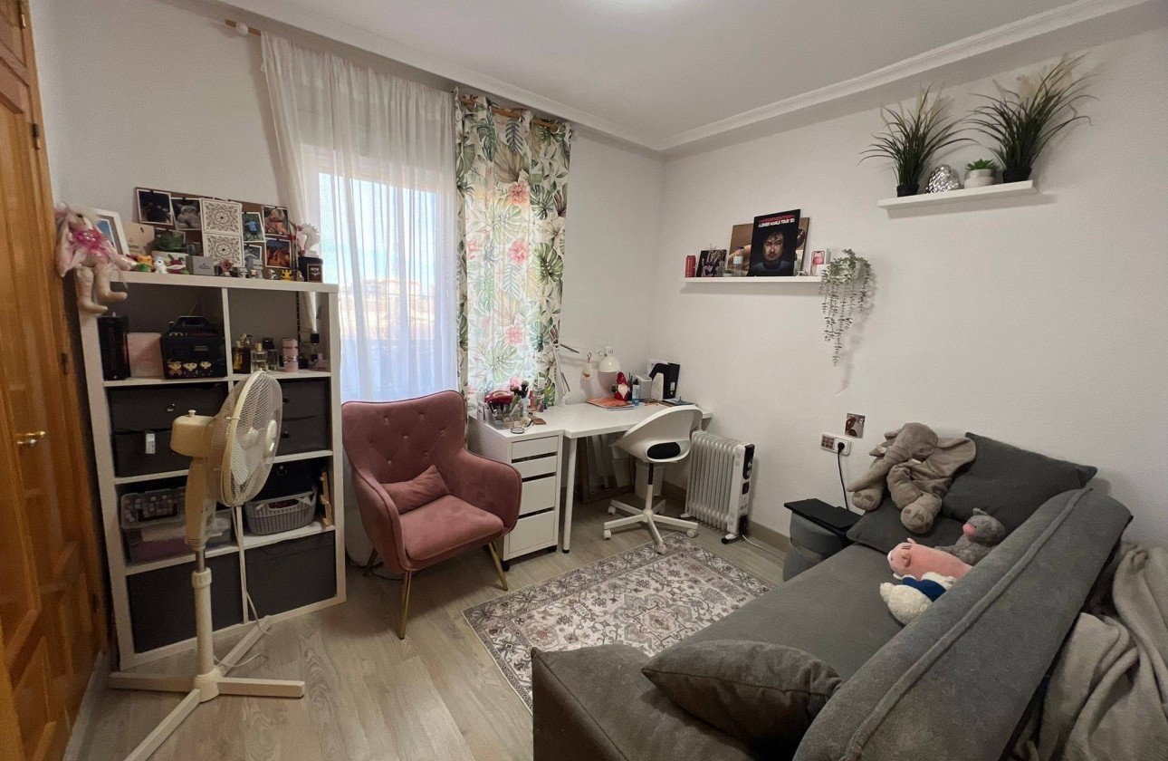 Reventa - Apartamento / piso - Torrevieja - Aguas Nuevas