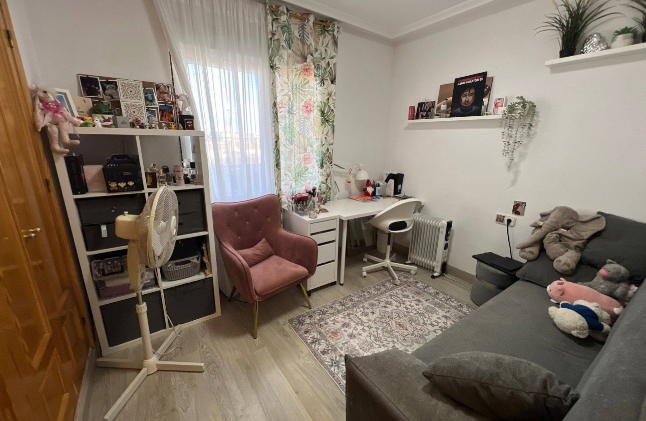Reventa - Apartamento / piso - Torrevieja - Aguas Nuevas
