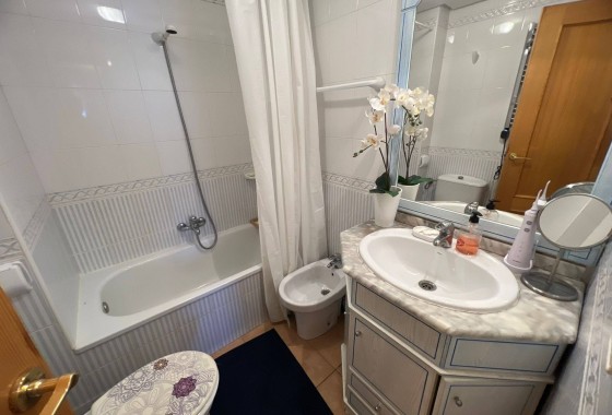 Reventa - Apartamento / piso - Torrevieja - Aguas Nuevas