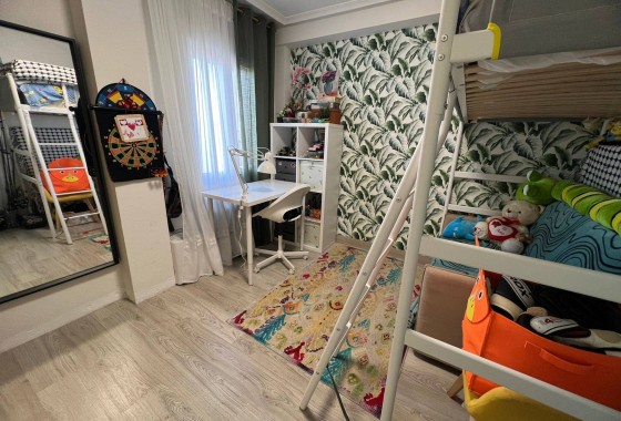Reventa - Apartamento / piso - Torrevieja - Aguas Nuevas