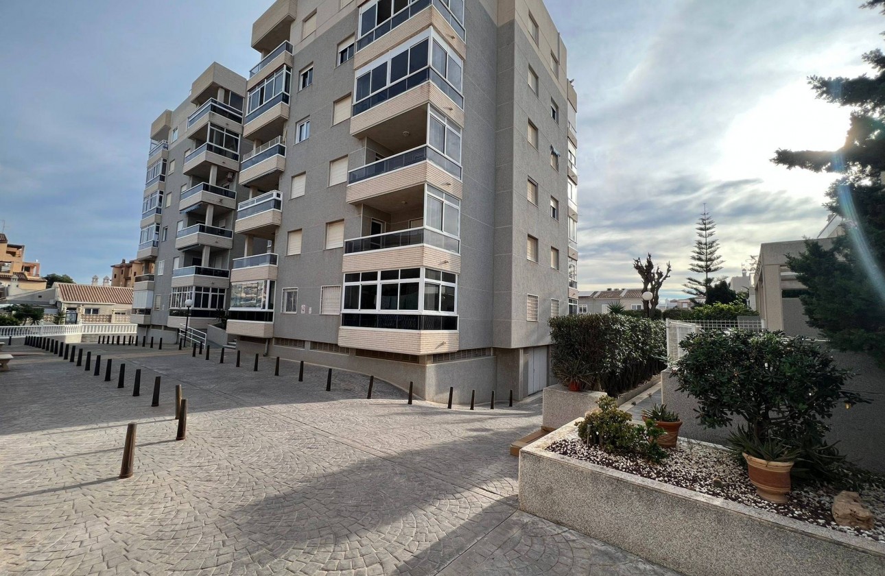 Reventa - Apartamento / piso - Torrevieja - Aguas Nuevas