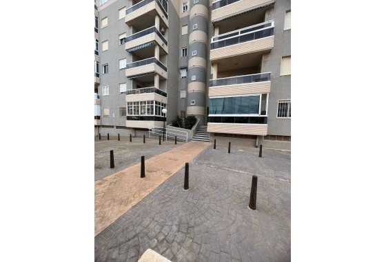 Reventa - Apartamento / piso - Torrevieja - Aguas Nuevas