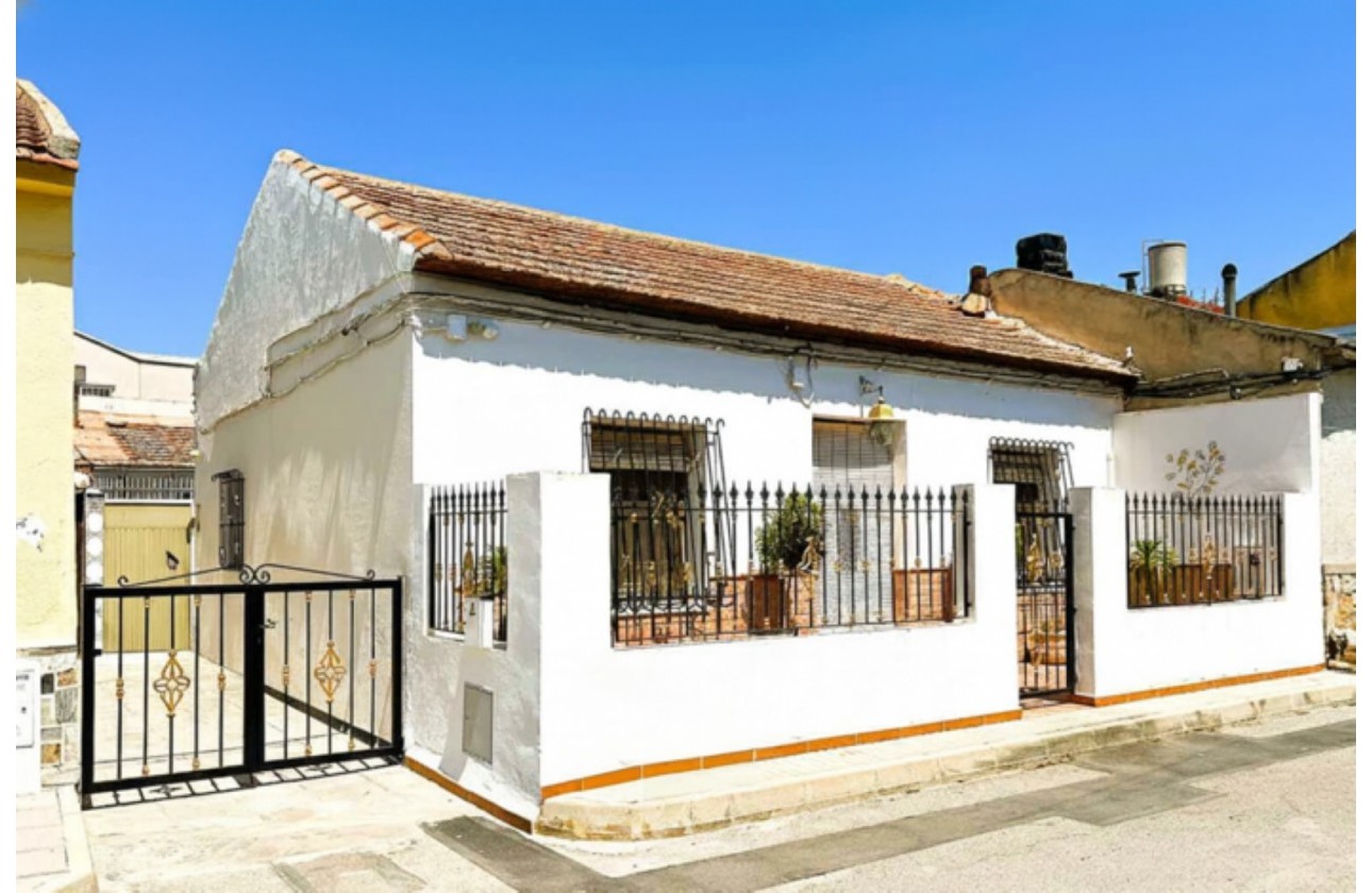 Revente - Property - Rafal - Inland