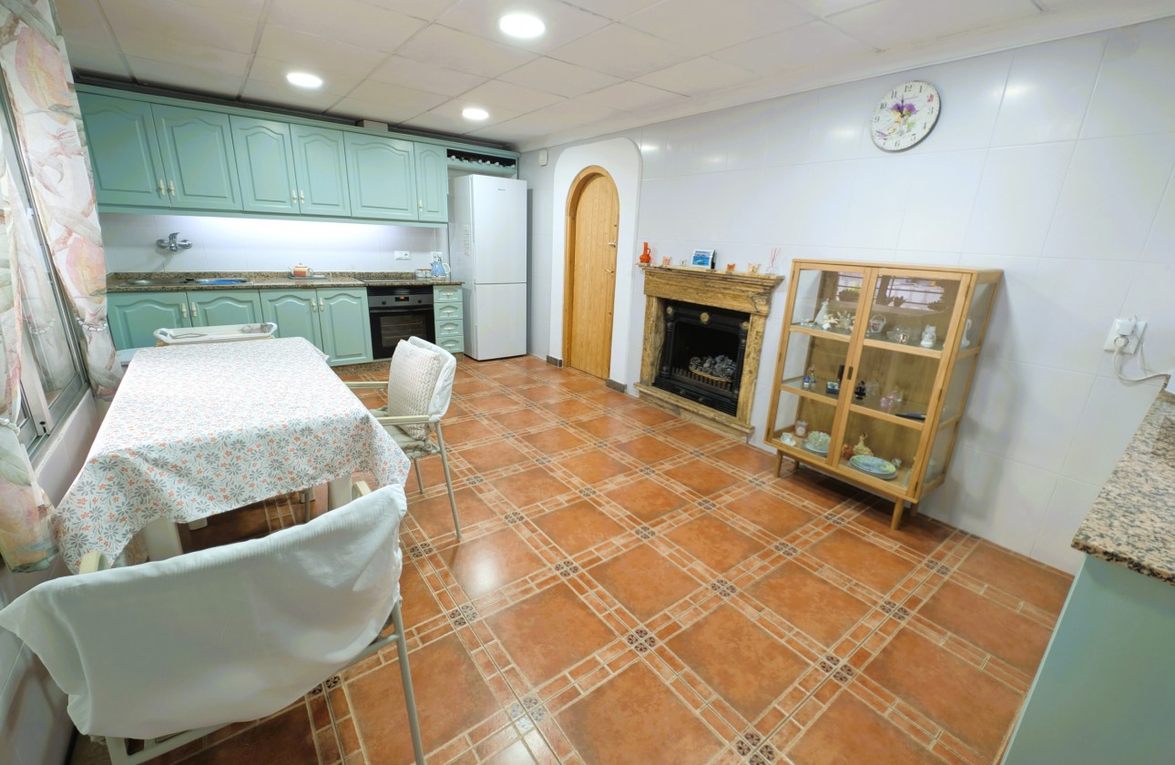 Revente - Property - Rafal - Inland