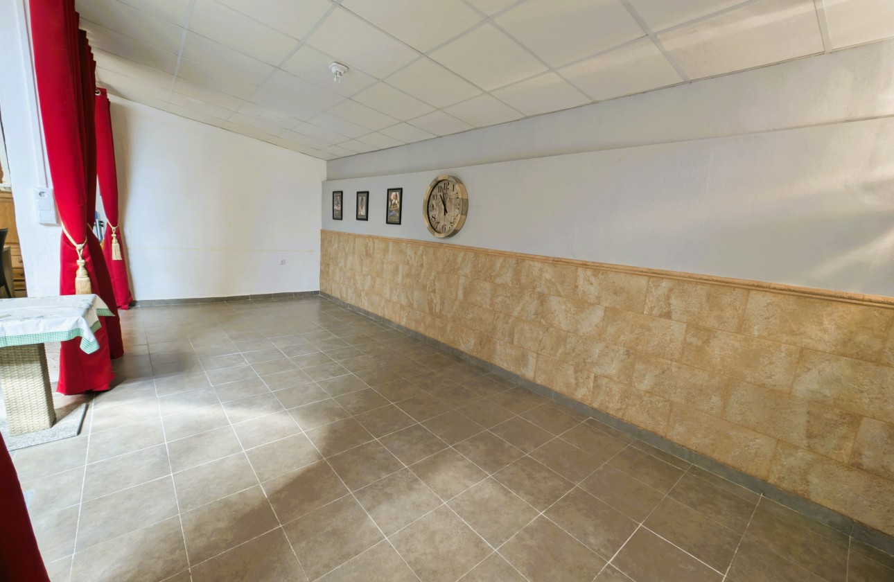 Revente - Property - Rafal - Inland