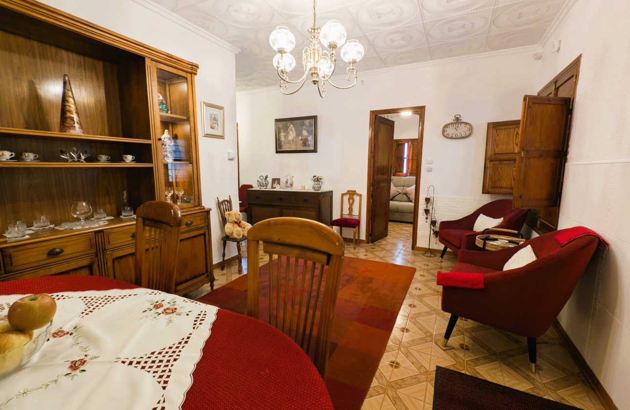 Revente - Property - Rafal - Inland