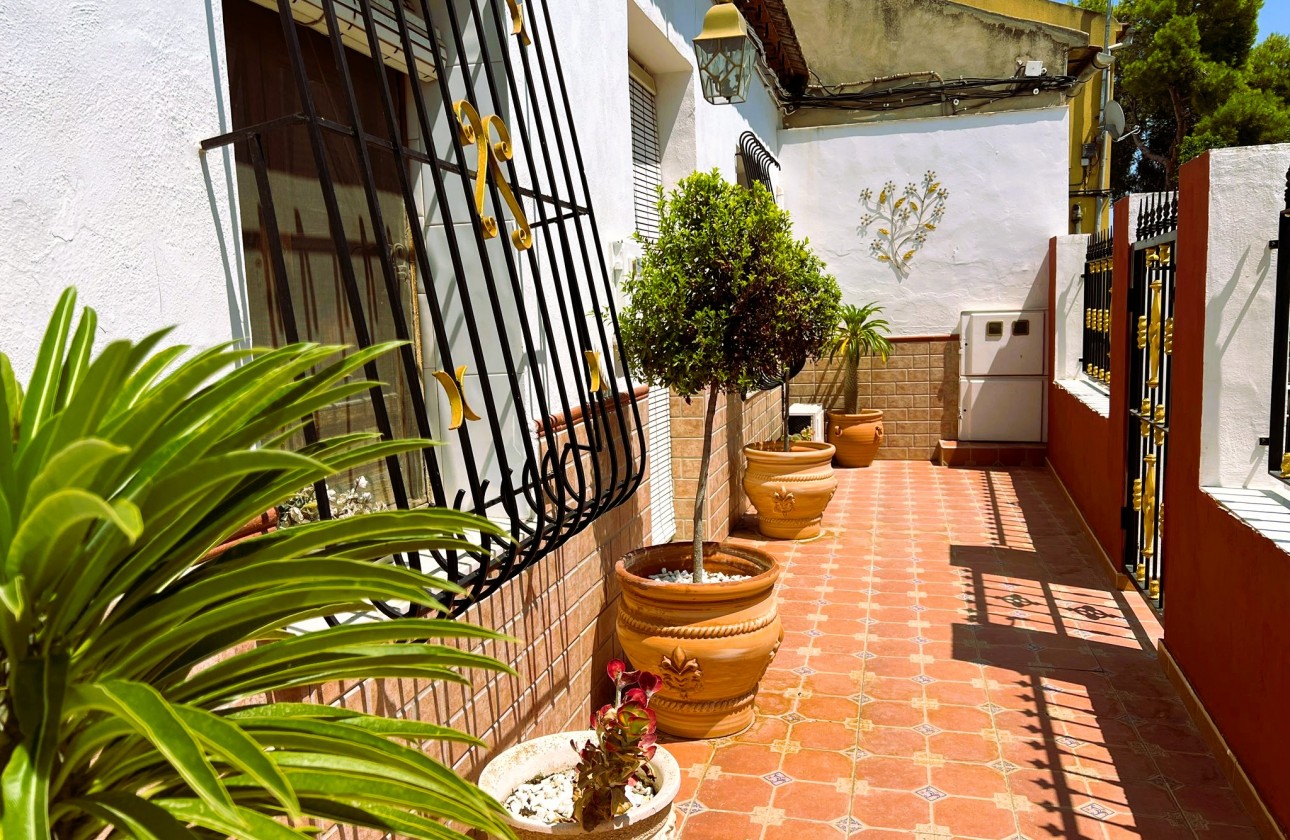 Revente - Property - Rafal - Inland