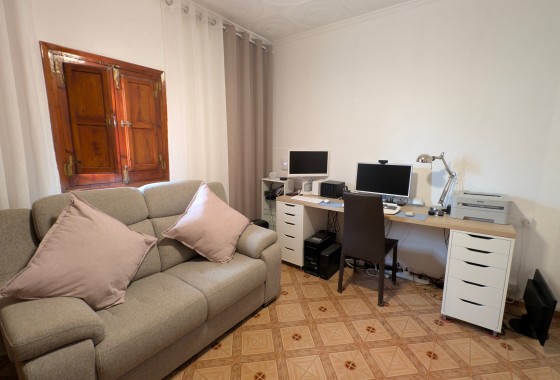 Revente - Property - Rafal - Inland