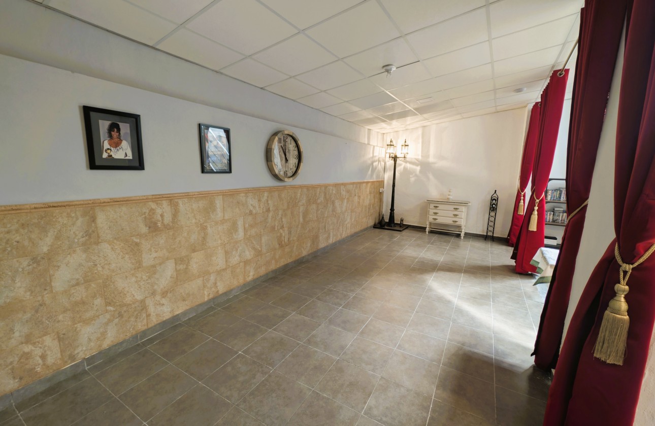 Revente - Property - Rafal - Inland