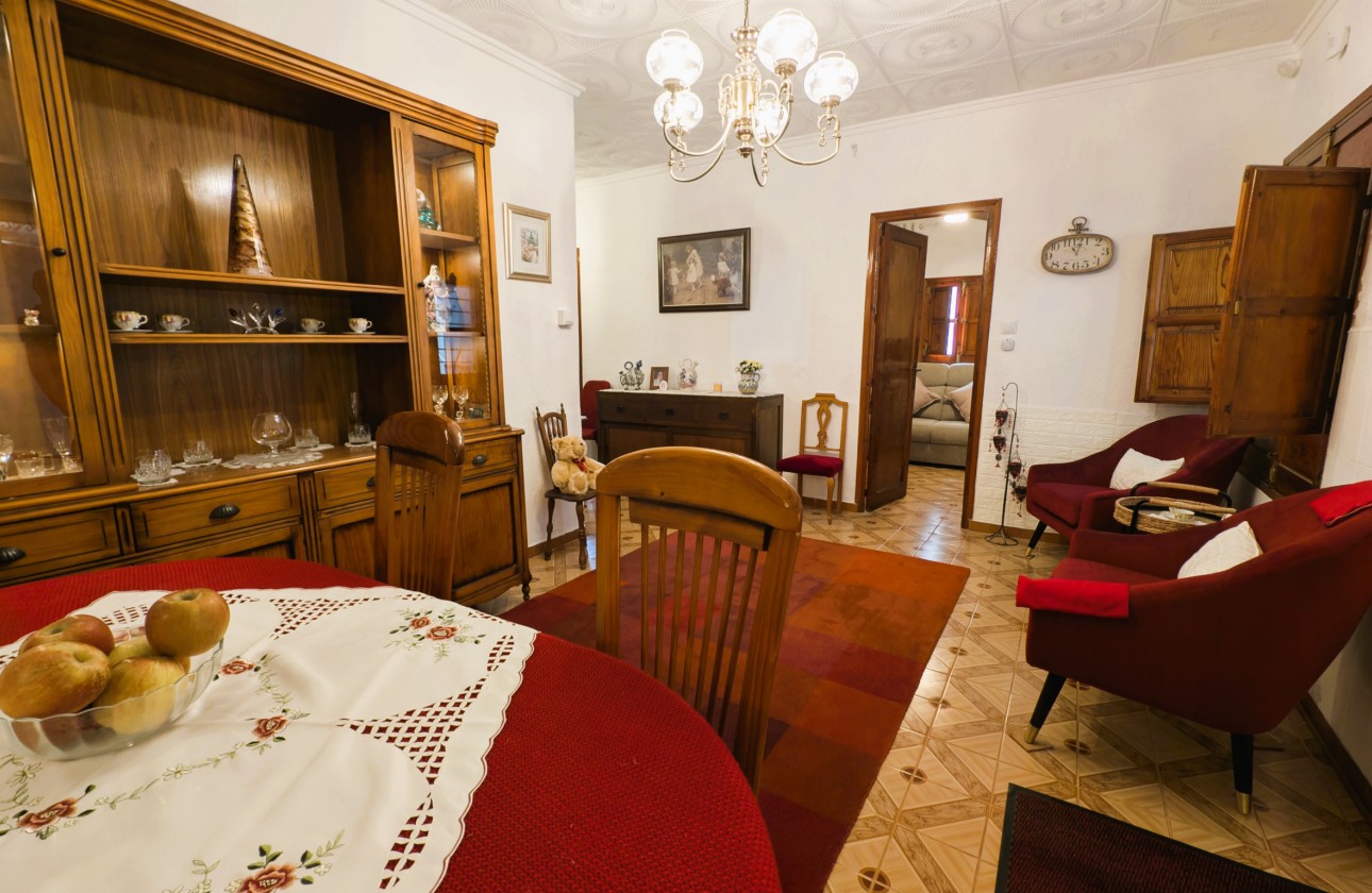 Revente - Property - Rafal - Inland