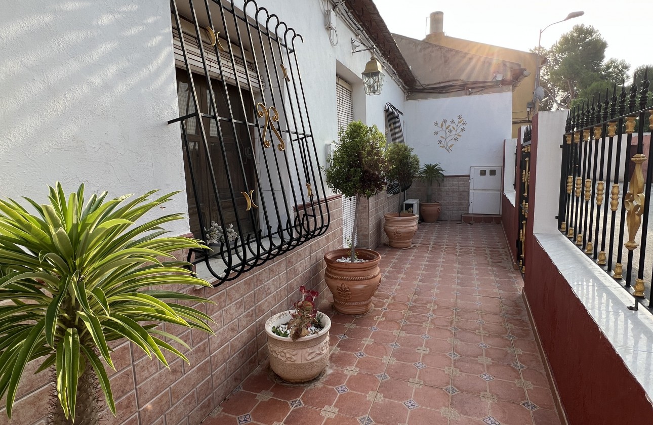 Revente - Property - Rafal - Inland