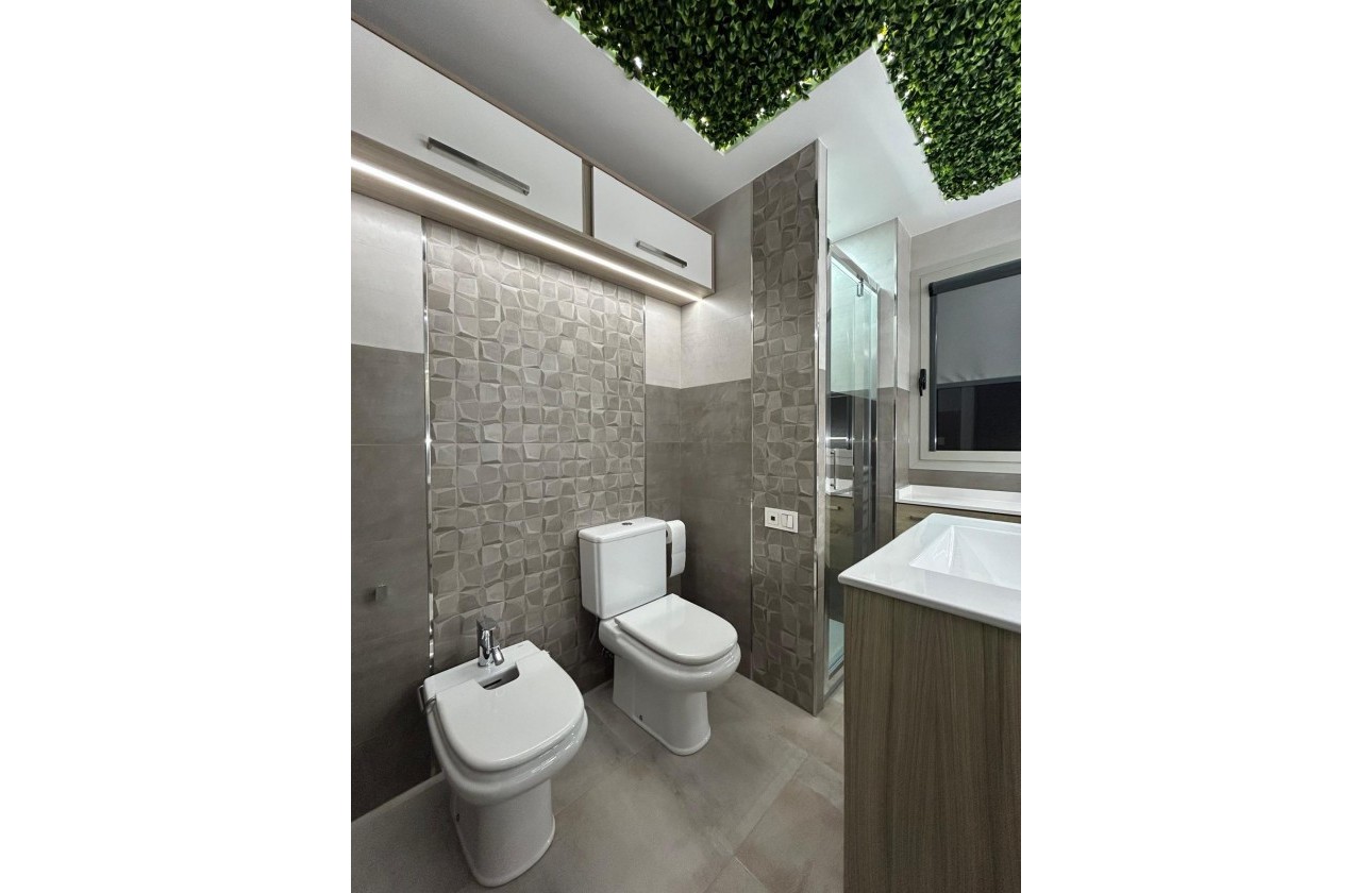Resale - Apartment / flat - Torrevieja - Playa del Cura