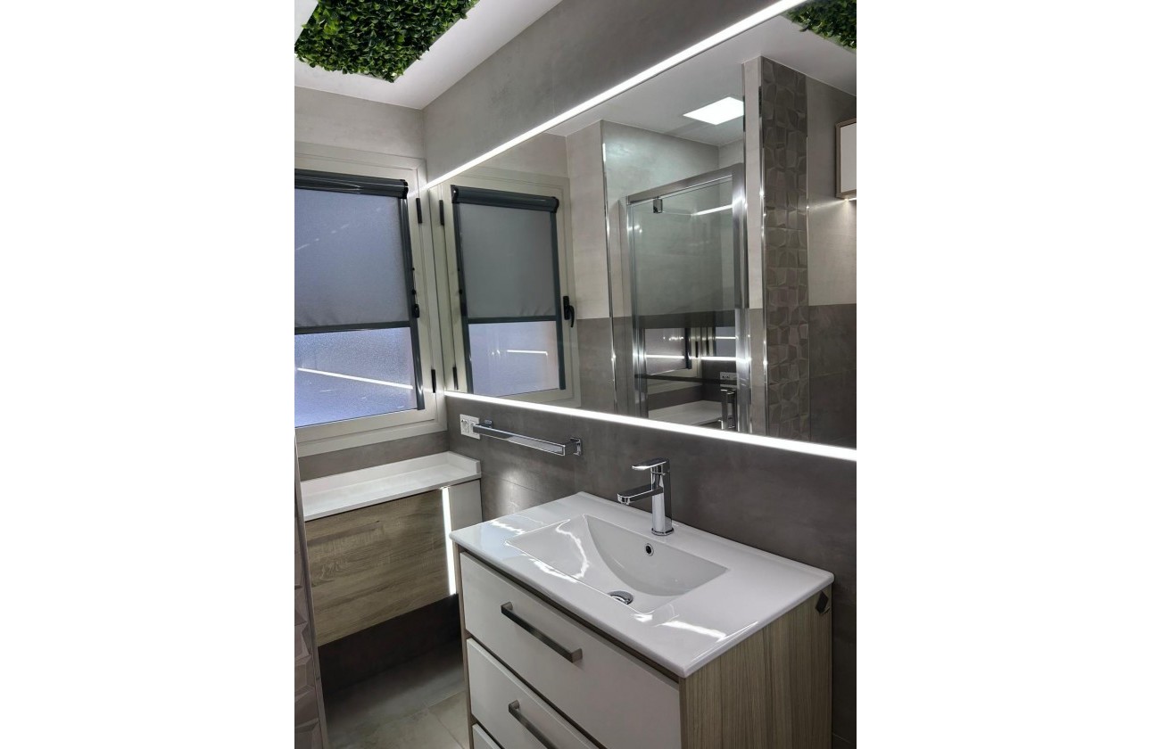 Resale - Apartment / flat - Torrevieja - Playa del Cura