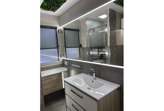 Resale - Apartment / flat - Torrevieja - Playa del Cura