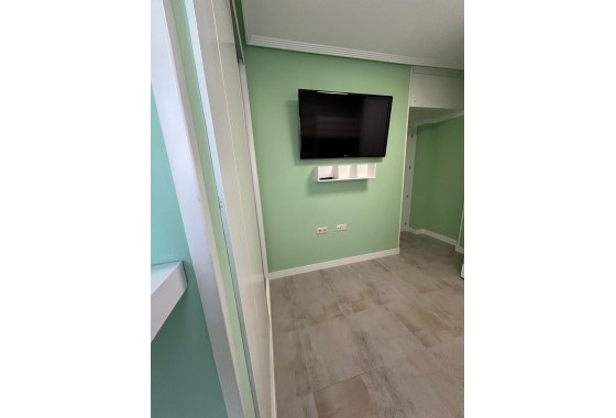 Resale - Apartment / flat - Torrevieja - Playa del Cura