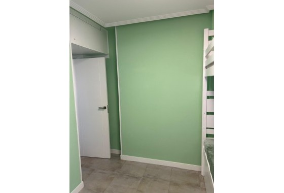 Resale - Apartment / flat - Torrevieja - Playa del Cura