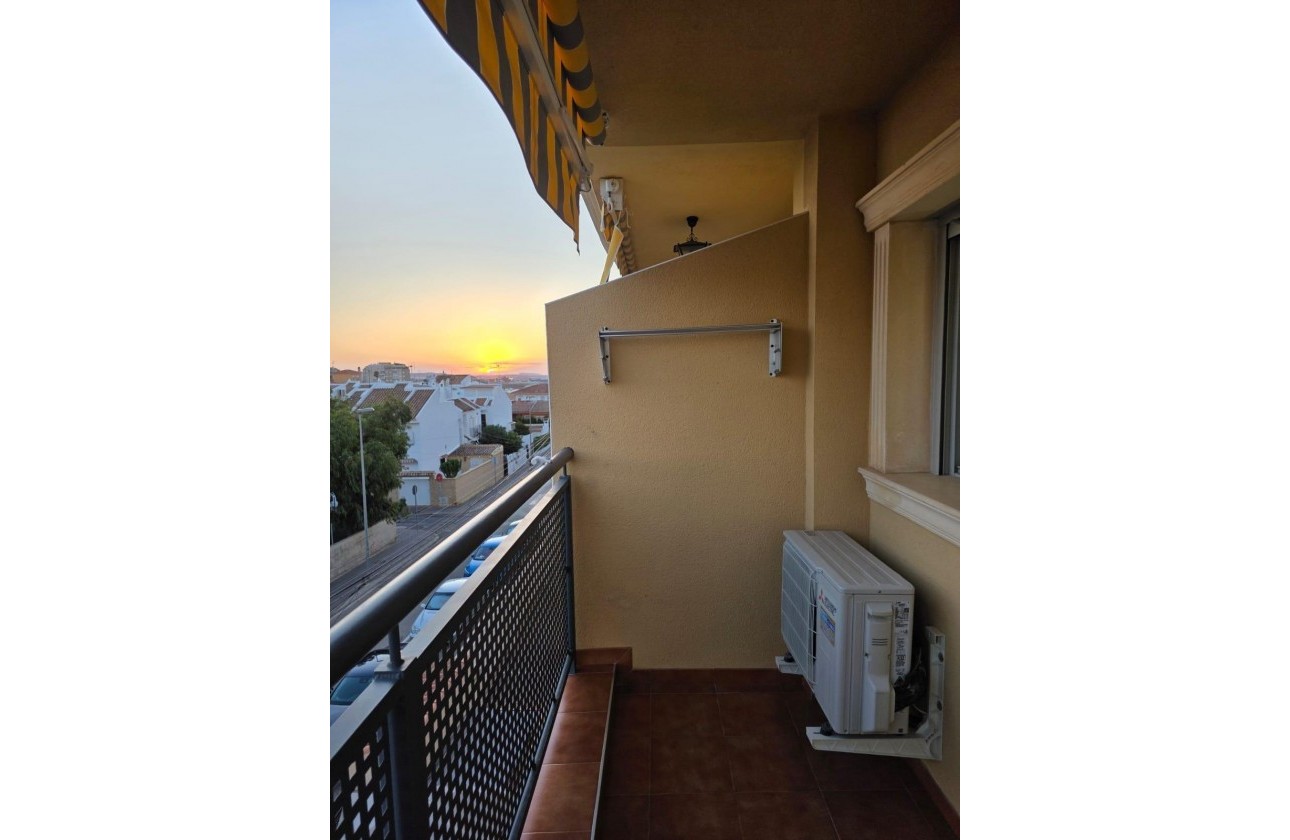 Resale - Apartment / flat - Torrevieja - Playa del Cura