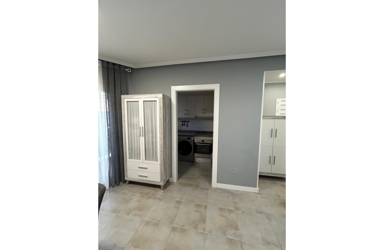 Resale - Apartment / flat - Torrevieja - Playa del Cura