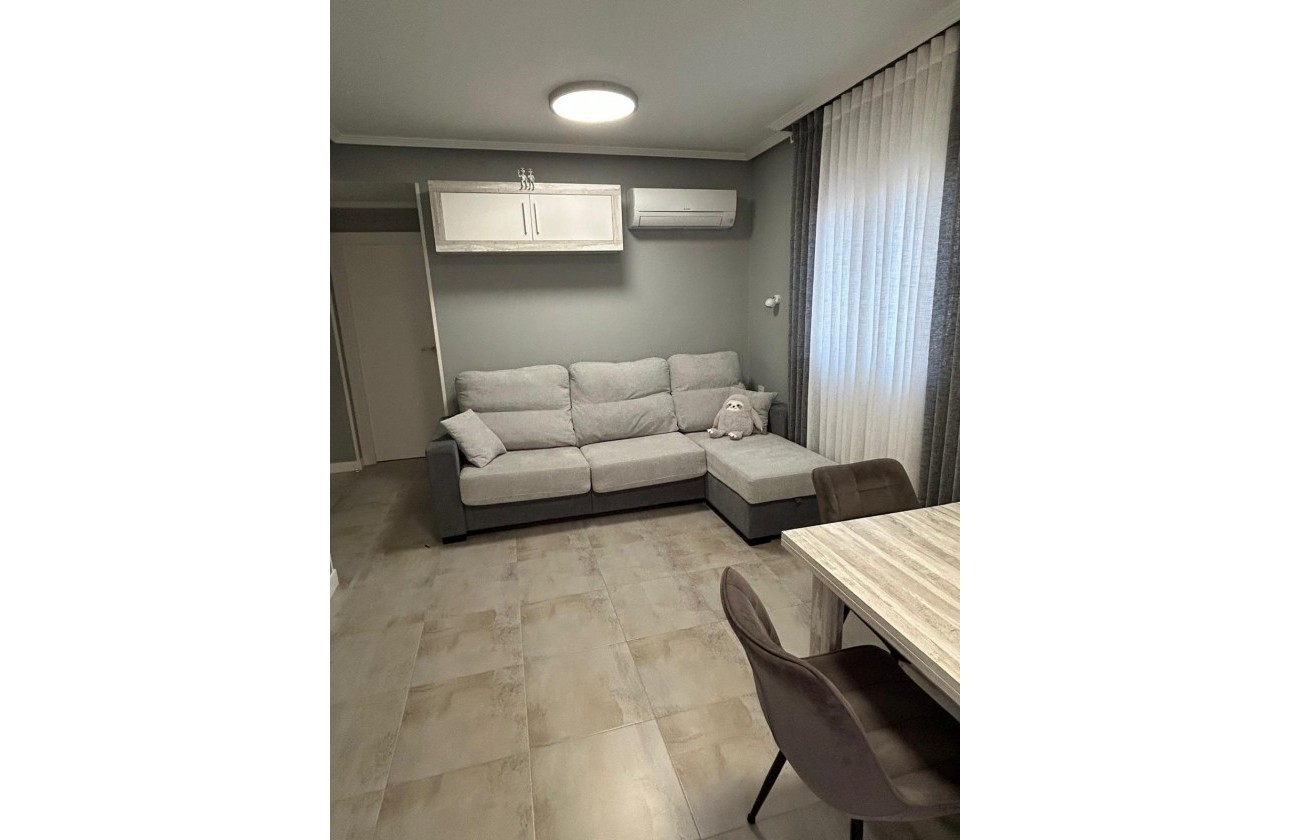 Resale - Apartment / flat - Torrevieja - Playa del Cura
