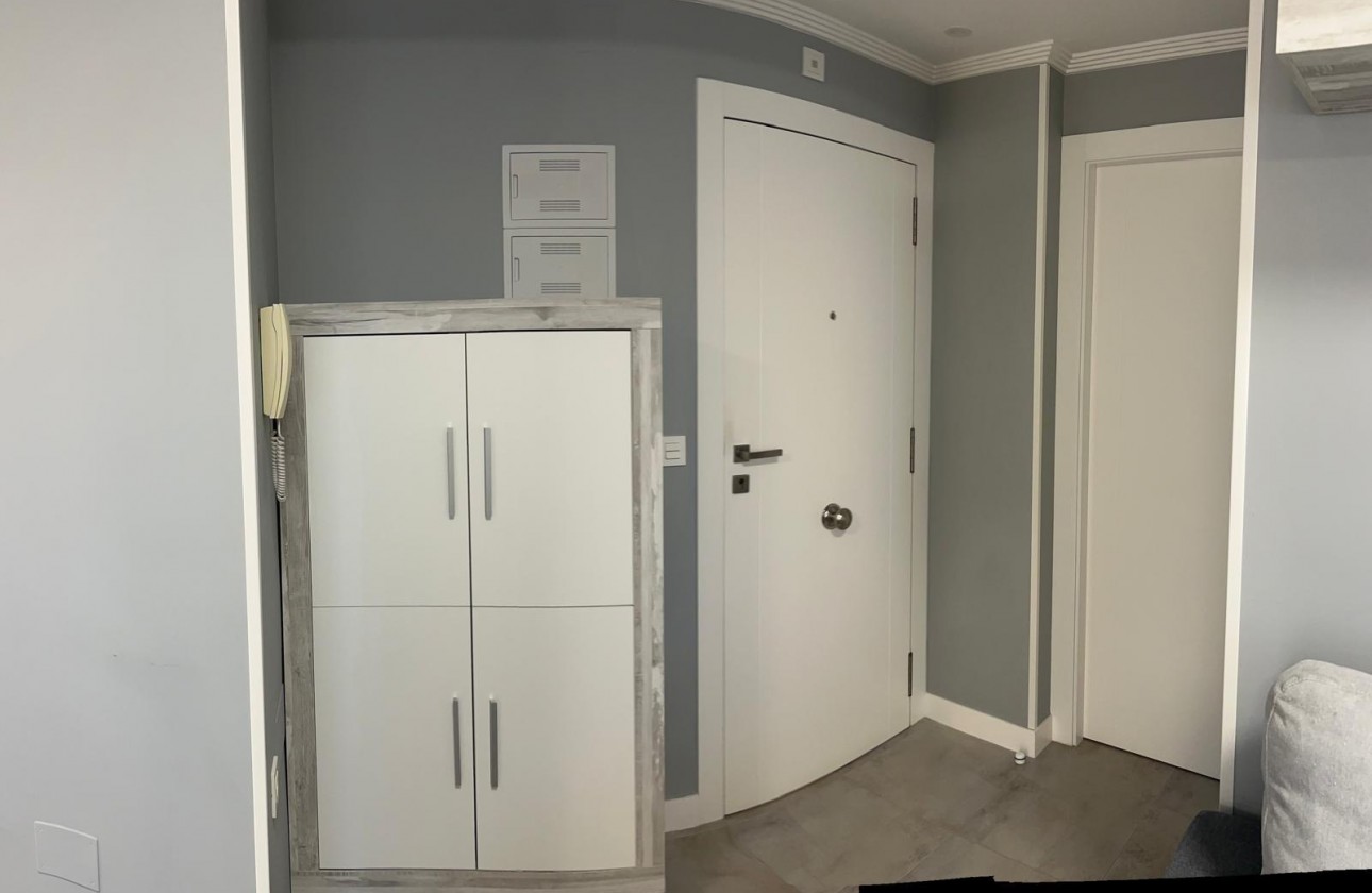 Resale - Apartment / flat - Torrevieja - Playa del Cura