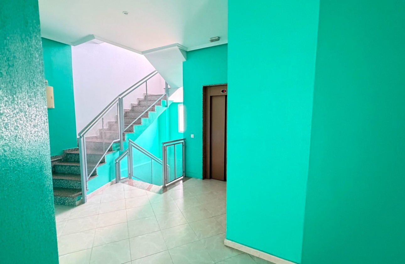 Reventa - Apartamento / piso - Los Montesinos - Costa Blanca
