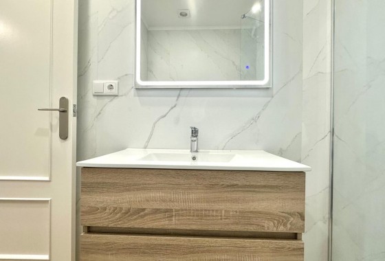 Reventa - Apartamento / piso - Torrevieja - La Mata pueblo