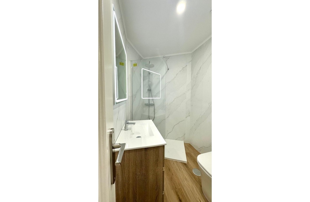 Reventa - Apartamento / piso - Torrevieja - La Mata pueblo
