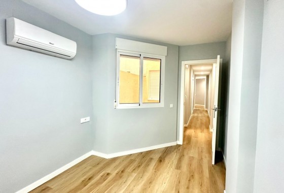Reventa - Apartamento / piso - Torrevieja - La Mata pueblo