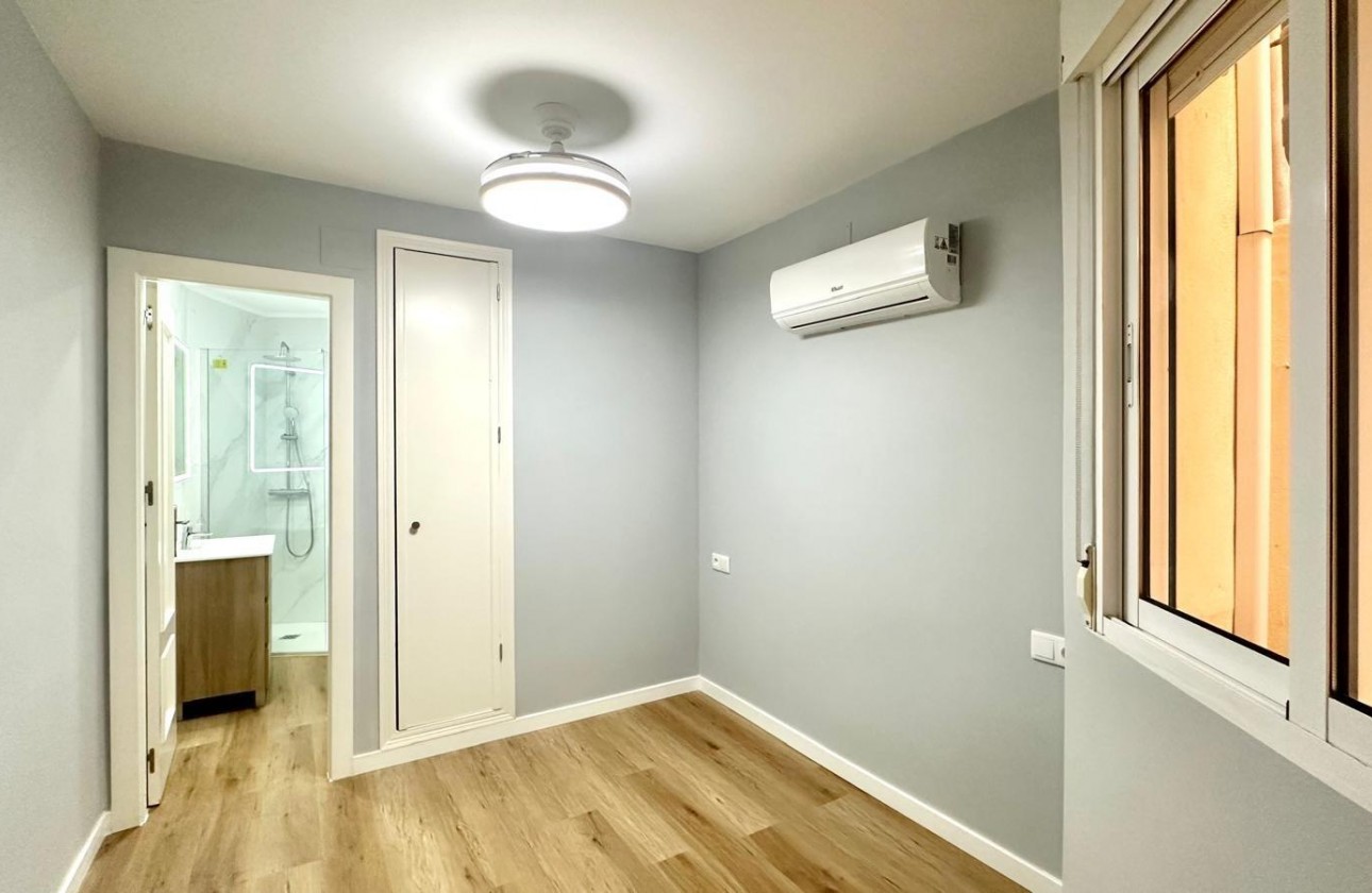 Reventa - Apartamento / piso - Torrevieja - La Mata pueblo