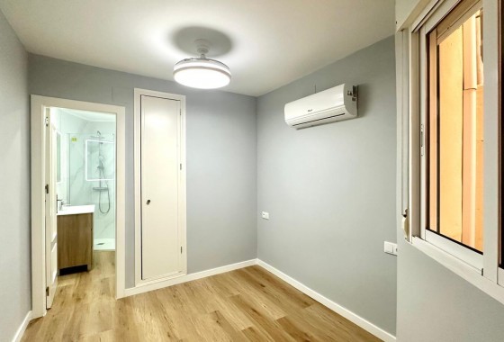 Reventa - Apartamento / piso - Torrevieja - La Mata pueblo
