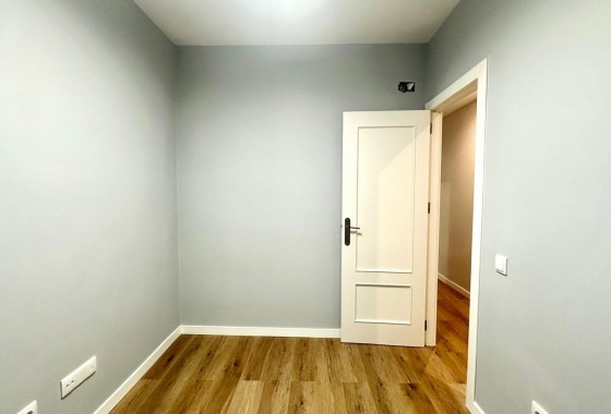 Reventa - Apartamento / piso - Torrevieja - La Mata pueblo